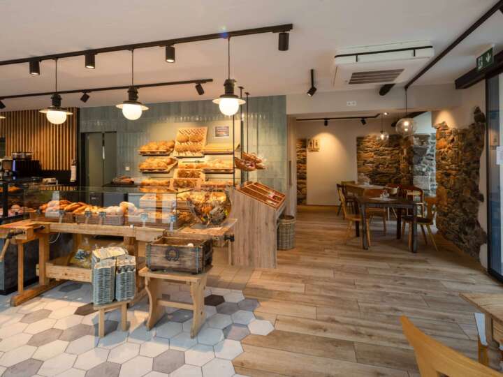 Kaiser´s Wurststube: wie Shop-Design Fleisch- und Backwaren verbindet